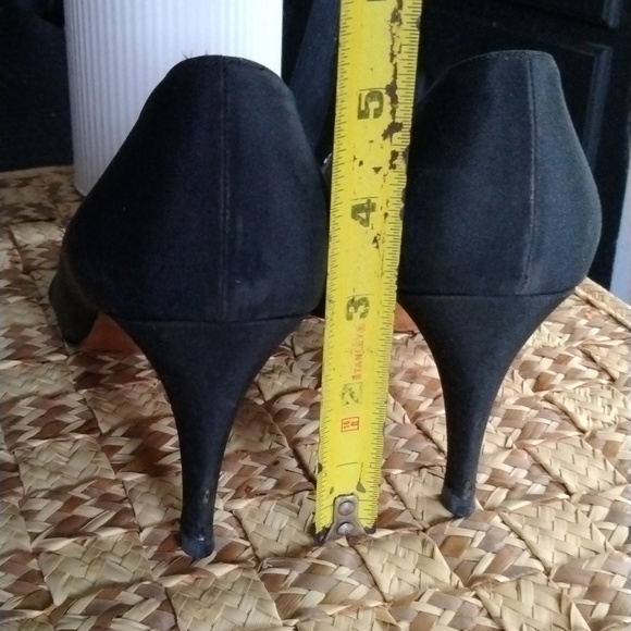 YVES SAINT LAURENT HEELS - Picture 5 of 11